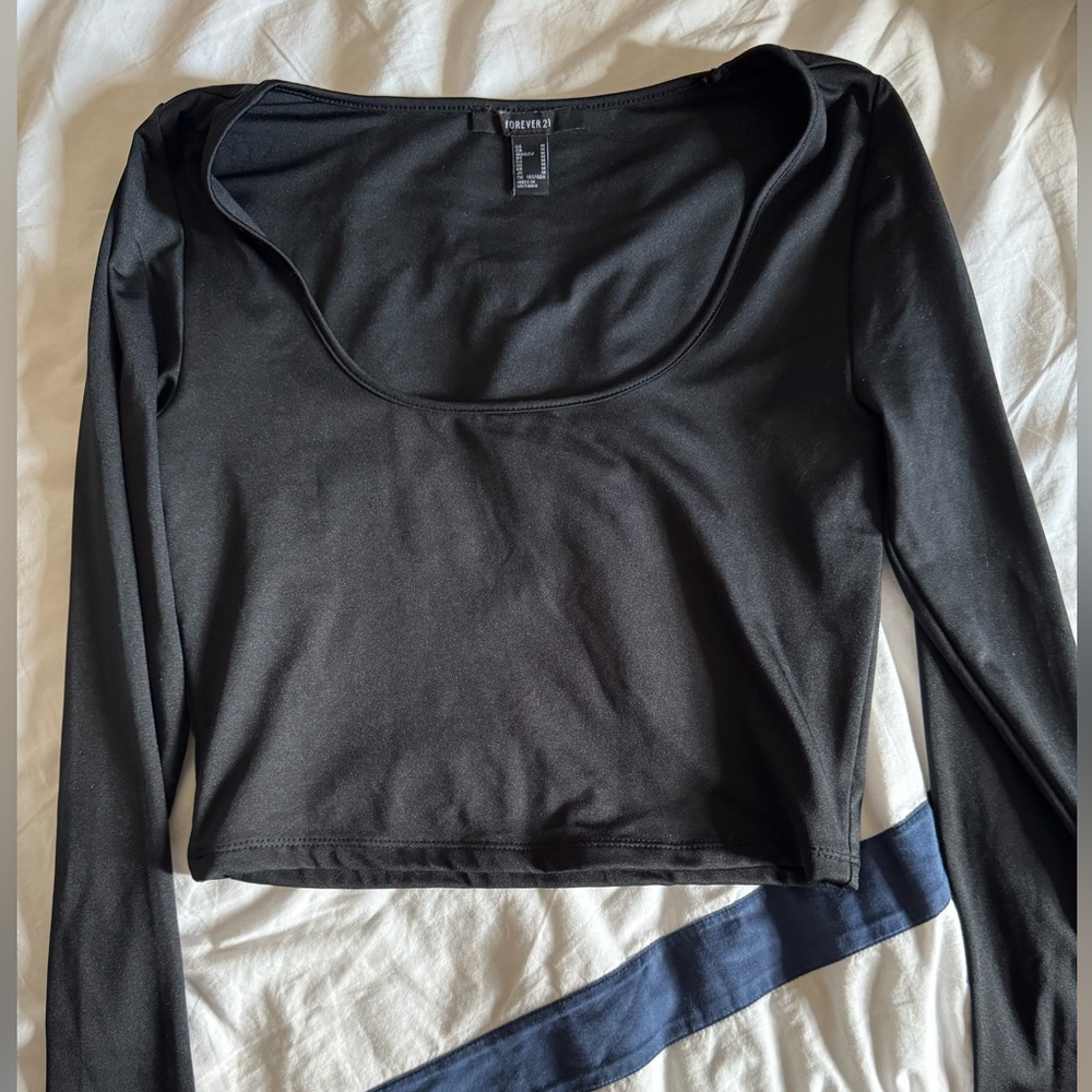 Women's Black Long Sleeve Top